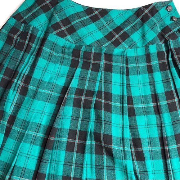RUSS Plaid Pleated Skirt, Green Black - Picture 10 of 14